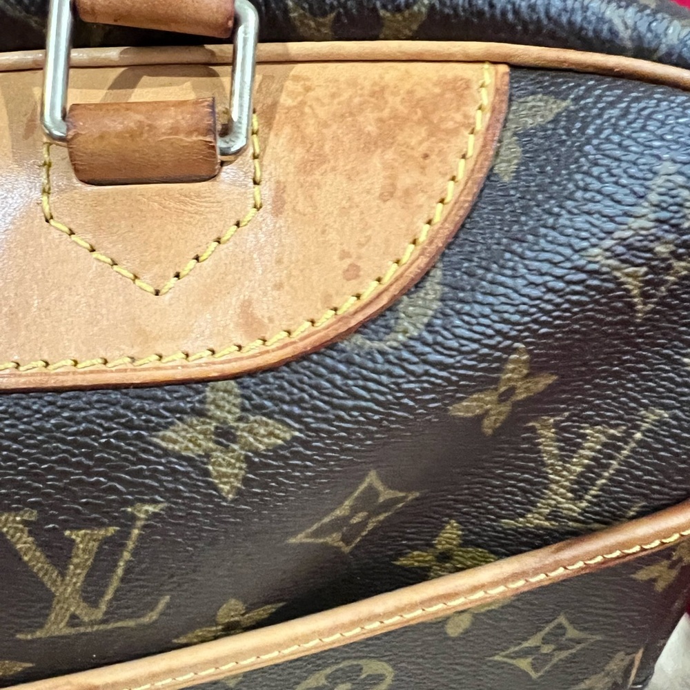 🎉 24 Hour Sale 💯Authentic LOuis Vuitton Monogram Deauville + Free 🎁 - Picture 8 of 16